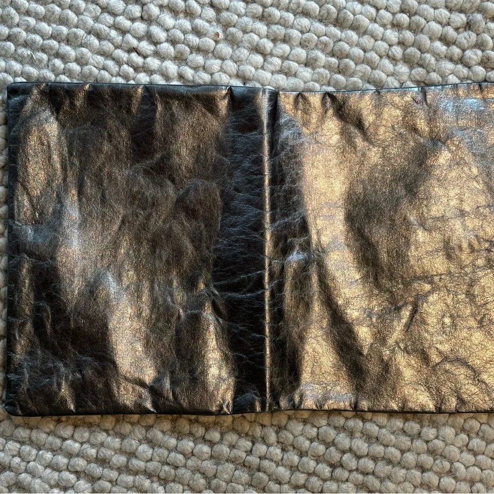 Uashamama Metallic Olive Clutch - Picture 3 of 6